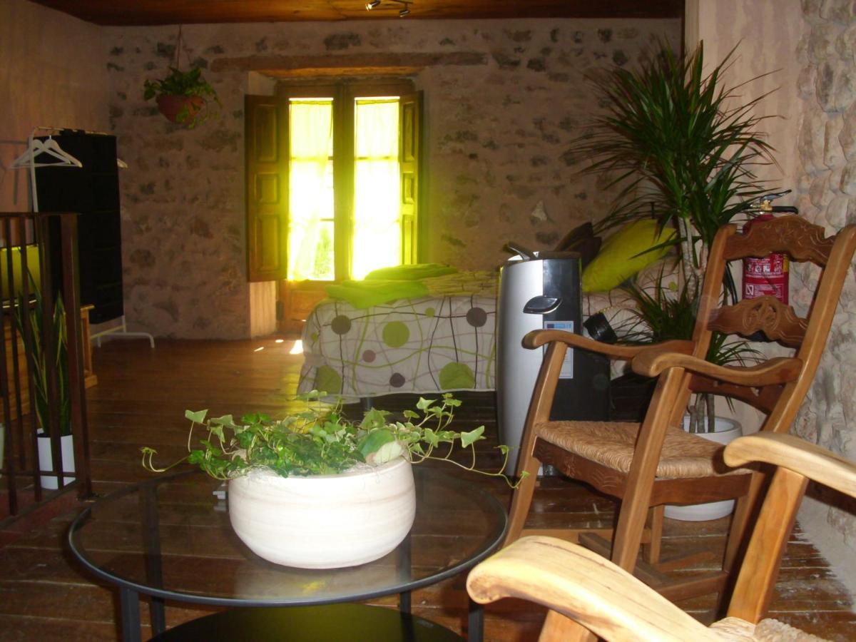 Casa Rural Con Jacuzzi Taberna Del Tio Pedro Cabanas de Polendos Exterior photo