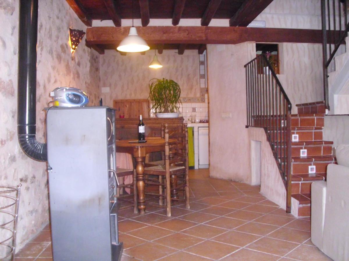 Casa Rural Con Jacuzzi Taberna Del Tio Pedro Cabanas de Polendos Exterior photo